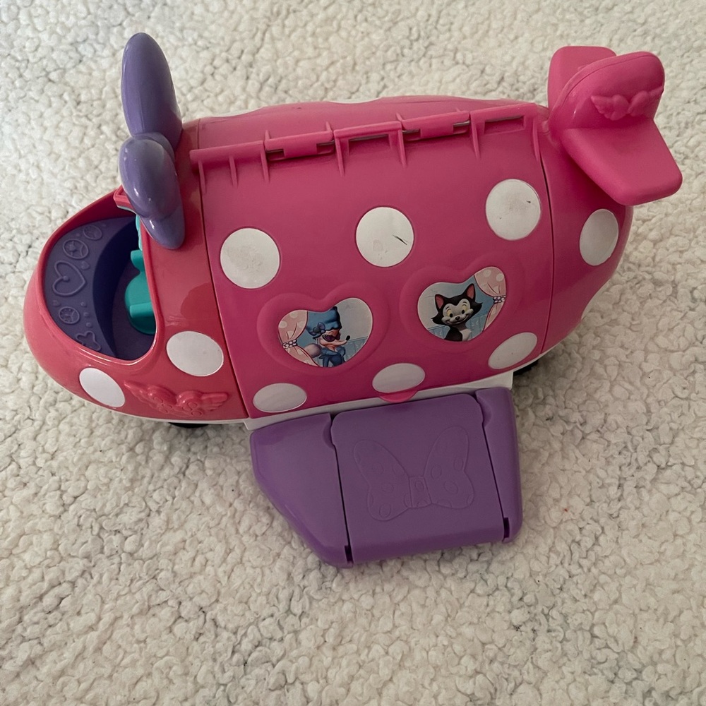 Minnie Mouse Airplane - Picture 2 of 3